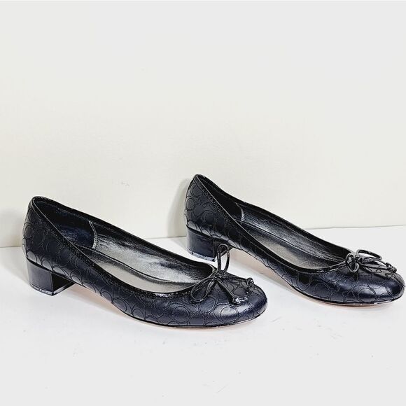 Coach flat  - Picture 2 of 10